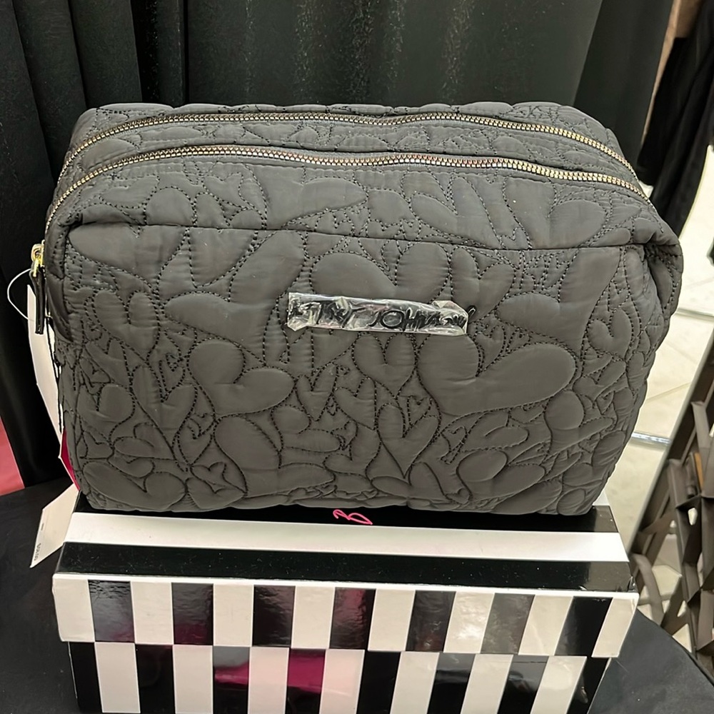 Flash sale Betsey Johnson heart ❤️ cosmetic bag